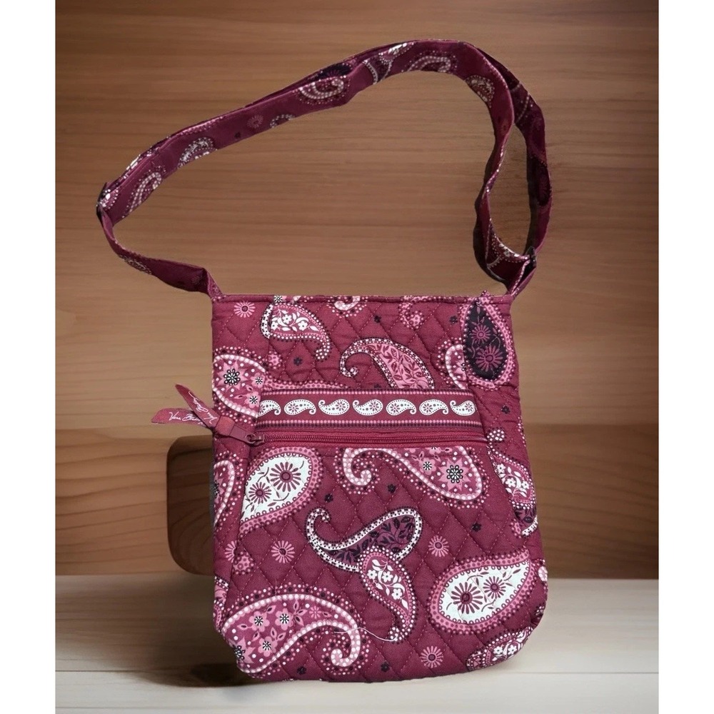 Vera Bradley Red Paisley Hipster Crossbody Bag 11" X 9" X 1"Retired Mesa Pattern